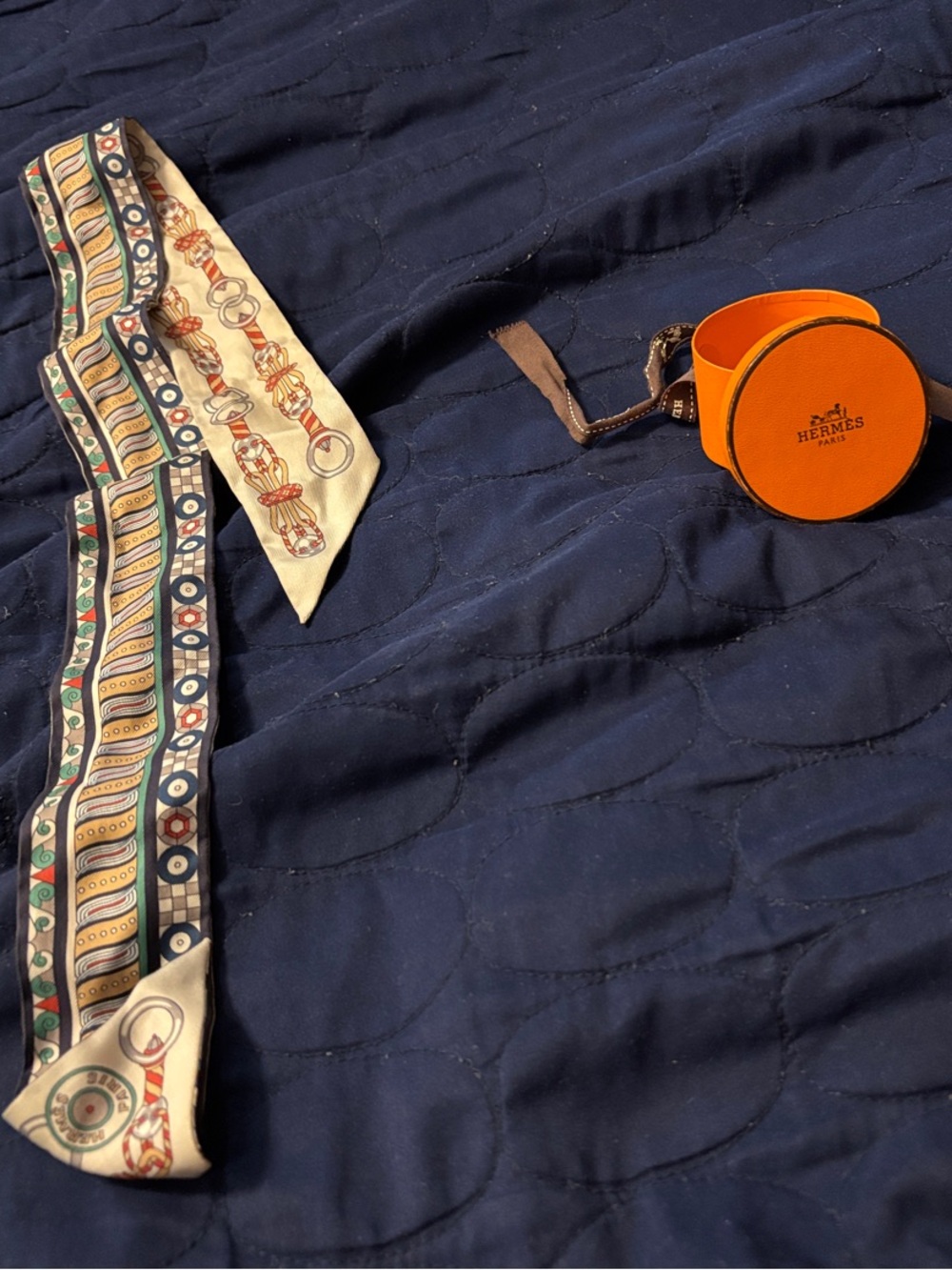 Double-sided/reversible Hermès Twilly Scarf